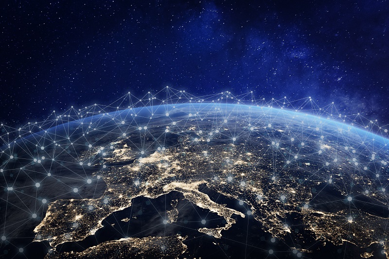 Argotec si avvale dei robot Comau per testare i nanosatelliti da lanciare nello spazio Argotec si avvale dei robot Comau per testare i nanosatelliti da lanciare nello spazio