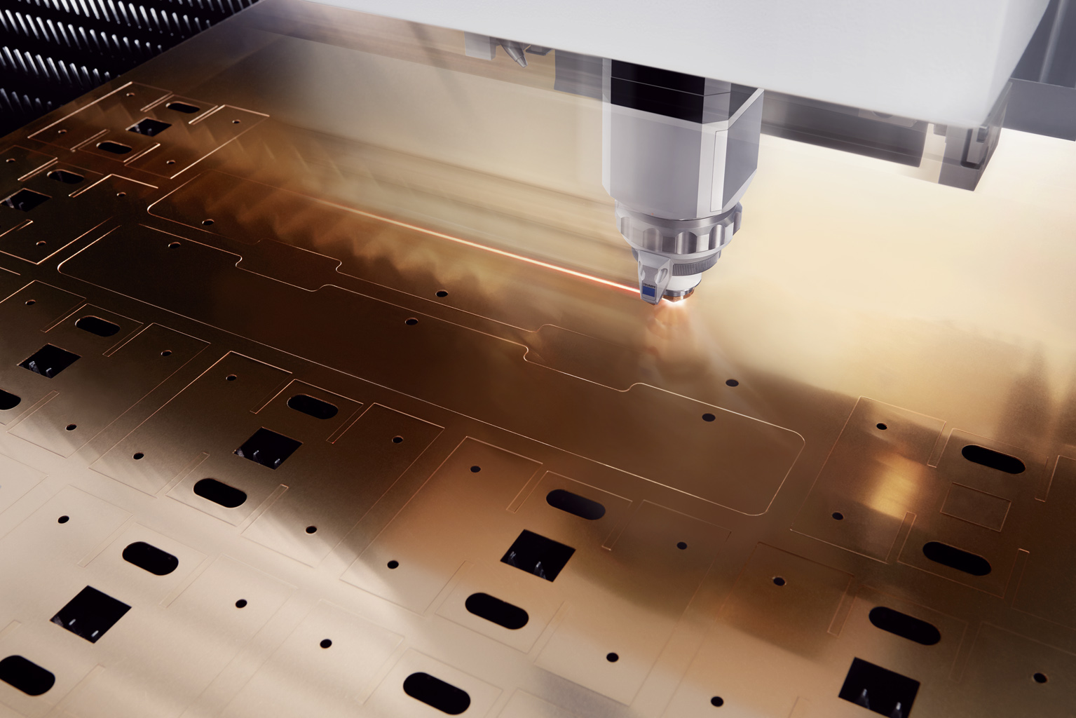 Lavorazione lamiera – Un taglio laser, ma anche di costi, grazie a TRUMPF TruLaser