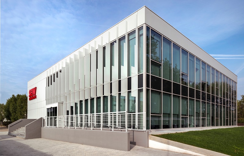 Università Cattolica di Milano e SEW-EURODRIVE: un master in area “Management” per crescere insieme Università Cattolica di Milano e SEW-EURODRIVE: un master in area “Management” per crescere insieme