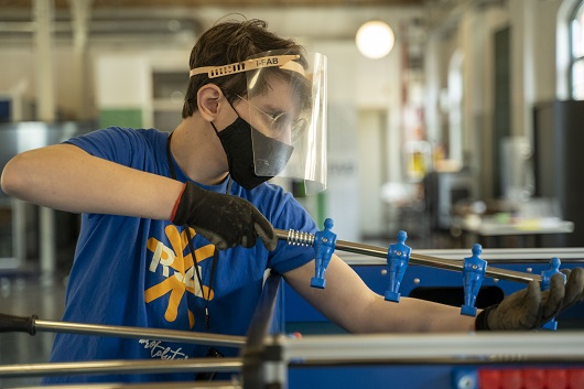 RoadJob e LIUC portano per la prima volta i ragazzi dell’Academy alla prova con il laboratorio innovativo i-Fab RoadJob e LIUC portano per la prima volta i ragazzi dell’Academy alla prova con il laboratorio innovativo i-Fab