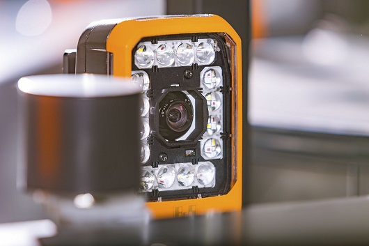 Una smart camera di B&R supporta il cambio formato alla massima velocità di produzione