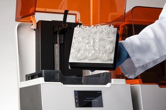 Formlabs stampa in 3D prototipi di auricolari personalizzati per le applicazioni AMBEO di Sennheiser Formlabs stampa in 3D prototipi di auricolari personalizzati per le applicazioni AMBEO di Sennheiser