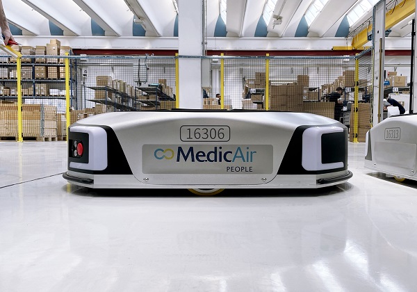 Robot Geek+, distribuiti da Eurofork, nel magazzino salvavita di MedicAir Robot Geek+, distribuiti da Eurofork, nel magazzino salvavita di MedicAir