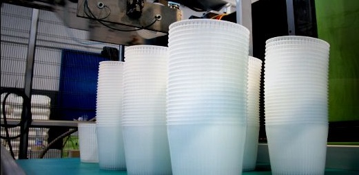 In questi anni Bieffe Stampi ha saputo investire in tecnologia per rispondere alle crescenti necessità del mercato in termini di tempo e di qualità. Nella foto di anteprima: CAMWorks: lavorazione di fresatura di un contenitore per l’alimentare.