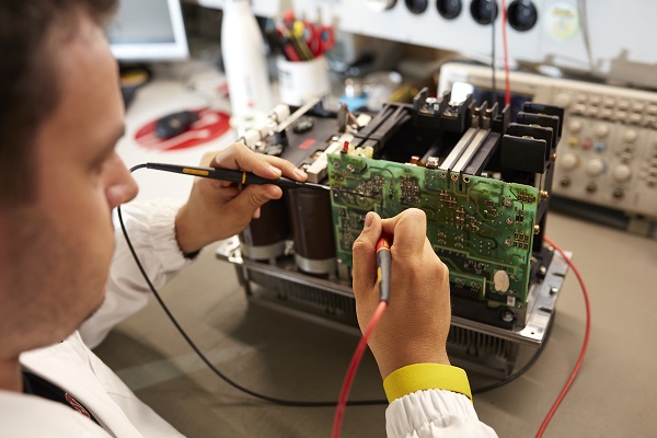 Assistec dispone di un laboratorio all&rsquo;avanguardia per eseguire riparazioni elettroniche.