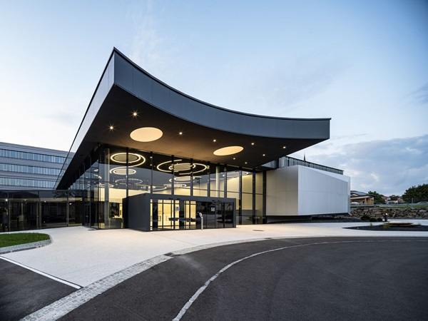 Il nuovo Innovation and Training Campus di B&R a Eggelsberg, Austria. (Foto: ©B&R)