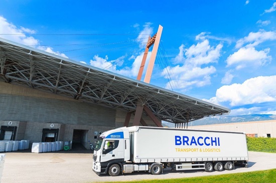 Bracchi è un’organizzazione flessibile che si colloca tra i più importanti operatori logistici e di trasporto a livello europeo.