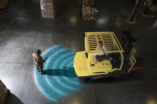 Hyster assiste gli operatori per carrelli elevatori Hyster assiste gli operatori per carrelli elevatori