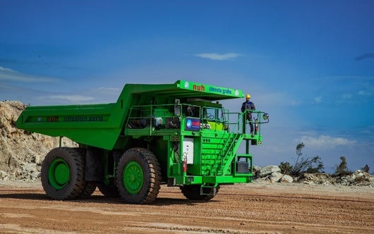 Il camion da miniera Euclid R85B di Nuh Cement, trasformato da diesel a elettrico utilizzando le tecnologie ABB.