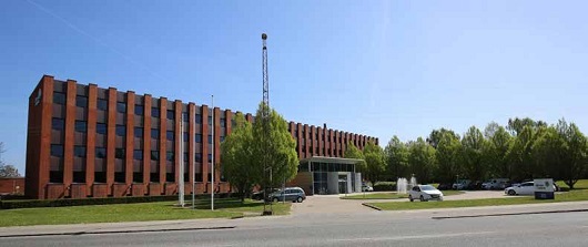 L’espansione dello stabilimento di pompe di calore e refrigeratori Johnson Controls situato a Holme, in Danimarca, consentirà all’azienda di produrre e testare pompe di calore commerciali e industriali di grandi dimensioni e ad alta capacità.
