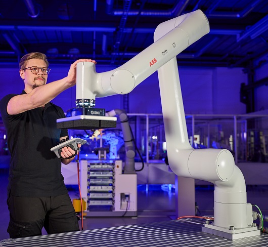 abb-powa-cobot-programmazione-nocode-operatore-setup-machine-tending
