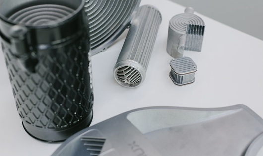 Conflux Technology è specializzata a livello mondiale nella progettazione e produzione di tecnologie di trasferimento del calore per visionari e innovatori nei settori ad alte prestazioni, come motorport, automotive, difesa, spazio, industria.
