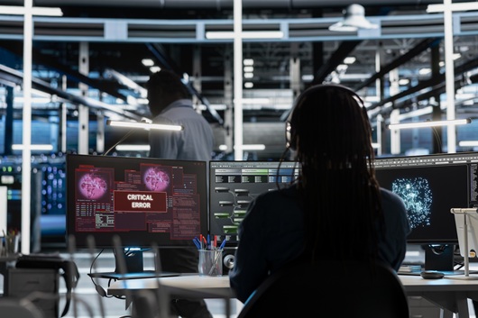Il futuro analista SOC ha bisogno di due caratteristiche fondamentali: una competenza specifica nell&rsquo;IA e una capacit&agrave; di analisi critica per capire se il risultato &egrave; sbagliato o incompleto.