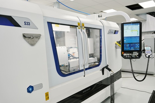 fritz-studer-domin-rettificatrice-s33-nel-technology-centre-di-bristol